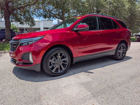 Used 2022 Chevrolet Equinox RS w/ Infotainment Package FWD image 3