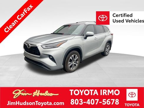 Certified 2023 Toyota Highlander XLE image 1