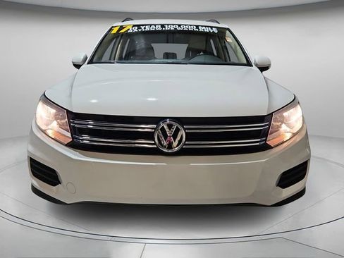 Used 2017 Volkswagen Tiguan S image 5