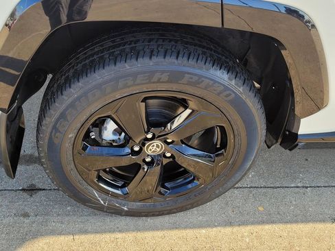 Used 2021 Toyota RAV4 XSE image 6