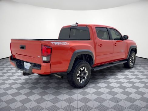 Used 2018 Toyota Tacoma TRD Off-Road w/ Technology Package RWD image 9