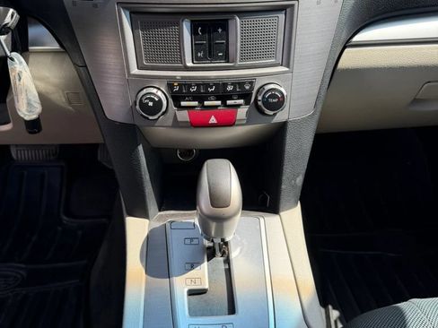 Used 2011 Subaru Outback 2.5i Premium AWD/4WD image 24