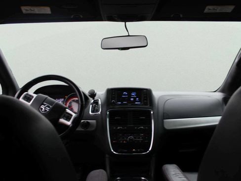 Used 2018 Dodge Grand Caravan GT image 8