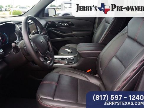 Used 2023 Chevrolet Traverse RS FWD image 19
