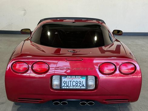 Used 2002 Chevrolet Corvette Coupe RWD image 5