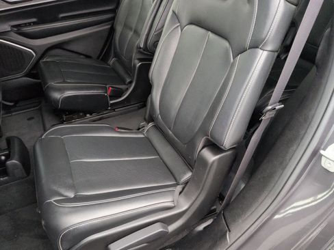 Used 2022 Jeep Grand Cherokee L Limited w/ Luxury Tech Group II image 21