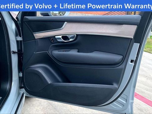 Certified 2025 Volvo XC90 B6 Plus image 25