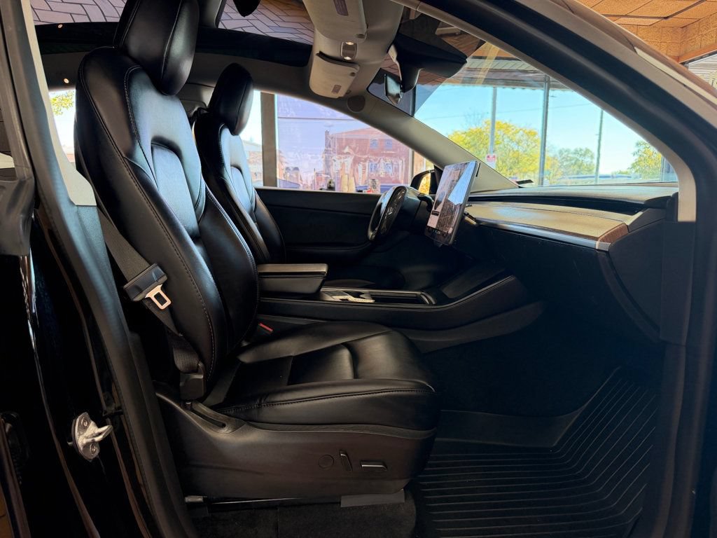 Used 2022 Tesla Model Y Long Range AWD/4WD image 26