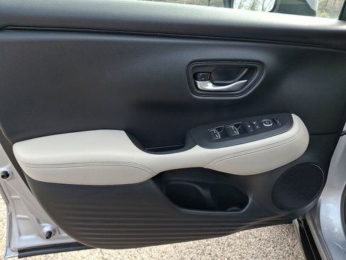 Used 2024 Honda HR-V EX-L image 12