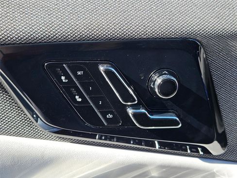 New 2026 Cadillac Optiq Sport 1 w/ LPO, Floor Liner Package image 25