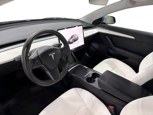 Used 2023 Tesla Model 3 Standard Range RWD image 9