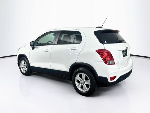 Used 2022 Chevrolet Trax LS w/ Tint and Cruise Package FWD image 5