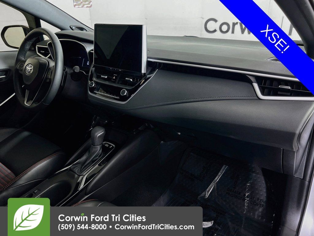 Used 2025 Toyota Corolla XSE FWD image 31