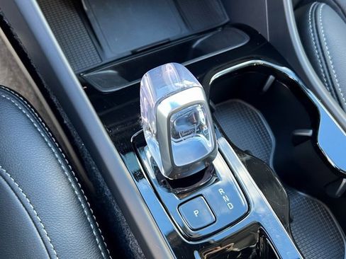 Certified 2026 Volvo XC40 B5 Plus w/ Protection Package Premier image 33