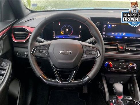 Used 2025 Chevrolet TrailBlazer RS w/ Driver Confidence Package image 5