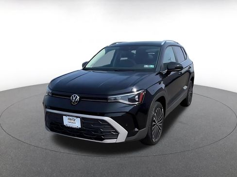 Used 2026 Volkswagen Taos SE FWD image 6