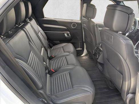 Used 2025 Land Rover Discovery Dynamic SE AWD/4WD image 22