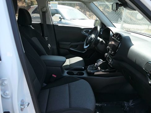Used 2023 Kia Soul EX FWD image 26