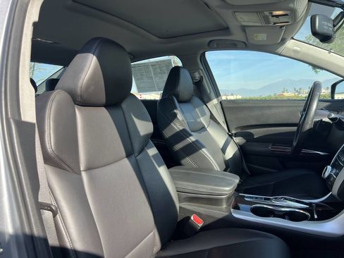 Used 2017 Acura TLX V6 image 11