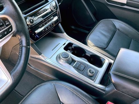 Used 2023 Ford Explorer Limited image 15