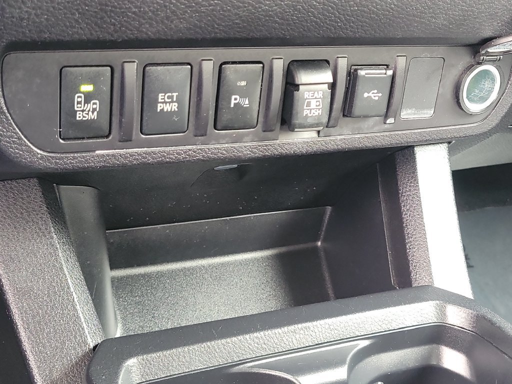 Used 2023 Toyota Tacoma SR5 AWD/4WD image 17