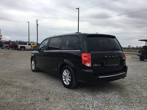 Used 2018 Dodge Grand Caravan SXT image 5