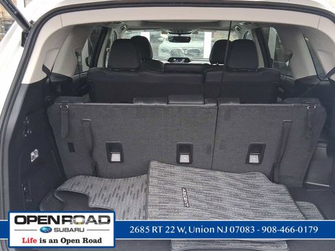Used 2022 Subaru Ascent Limited w/ Technology Package image 9