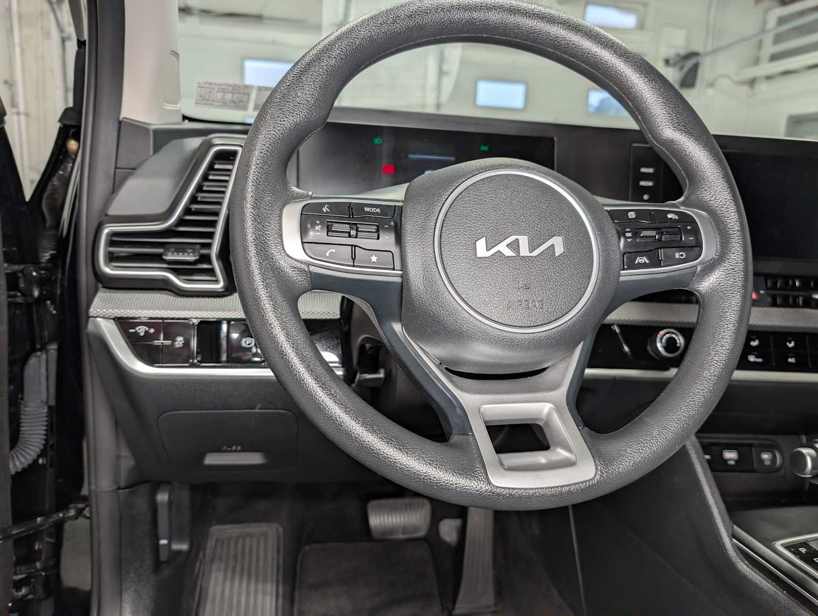 Certified 2025 Kia Sportage LX AWD/4WD image 35