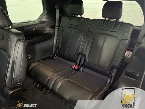 Used 2022 Jeep Grand Cherokee L Overland w/ Luxury Tech Group IV AWD/4WD image 12