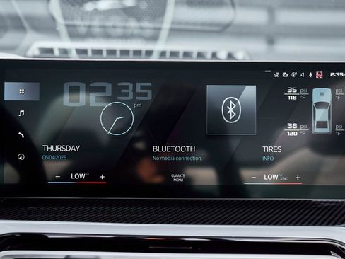Used 2024 BMW M4 xDrive Competition w/ M Carbon Exterior Package AWD/4WD image 66