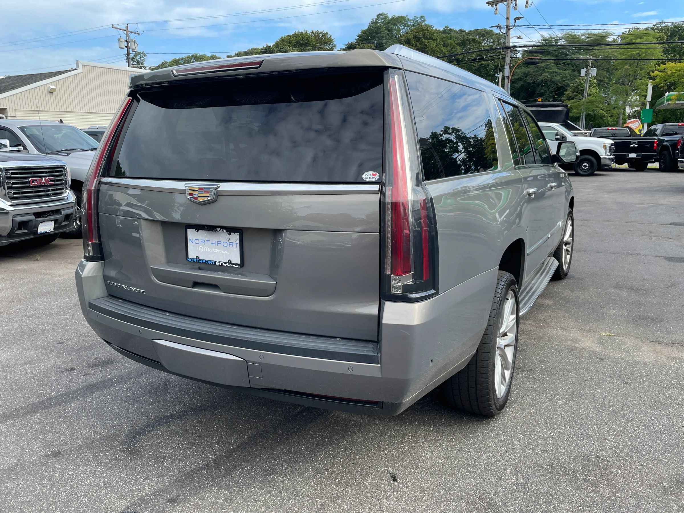 Used 2018 Cadillac Escalade ESV Luxury AWD/4WD image 4