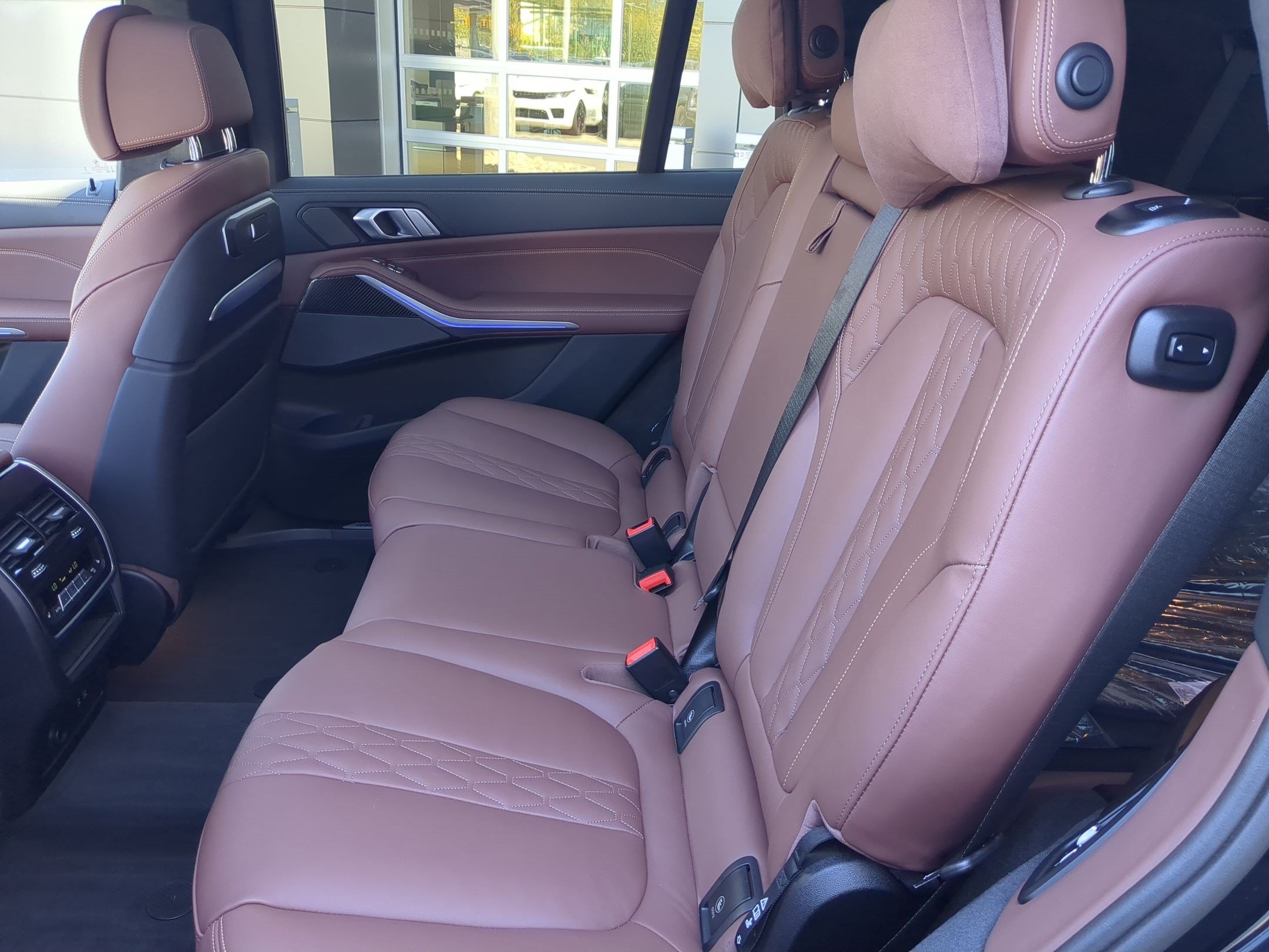 Used 2025 BMW X7 M60i AWD/4WD image 28