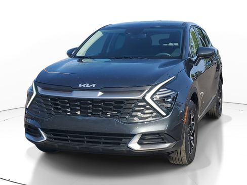 Used 2025 Kia Sportage LX image 3