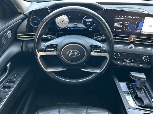 Used 2023 Hyundai Elantra Limited image 14