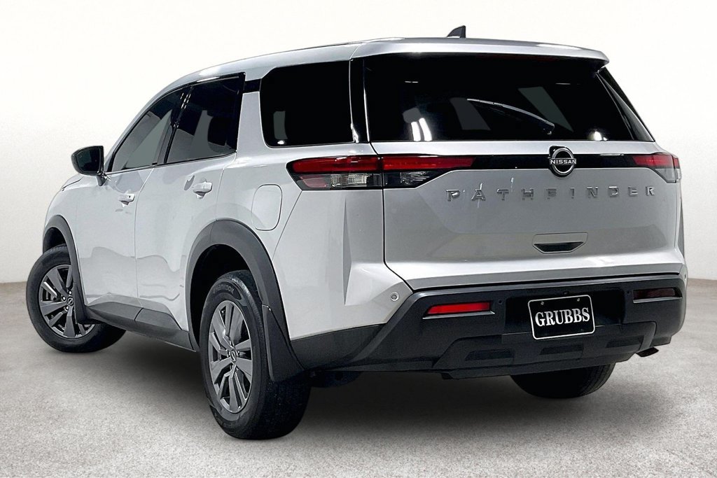 Used 2025 Nissan Pathfinder S FWD image 15