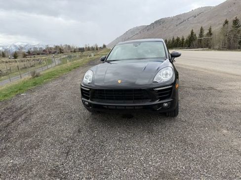 Used 2018 Porsche Macan AWD/4WD image 3
