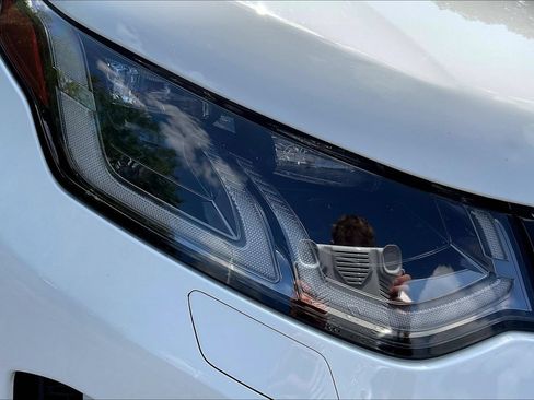 Used 2020 Land Rover Discovery Sport SE AWD/4WD image 31