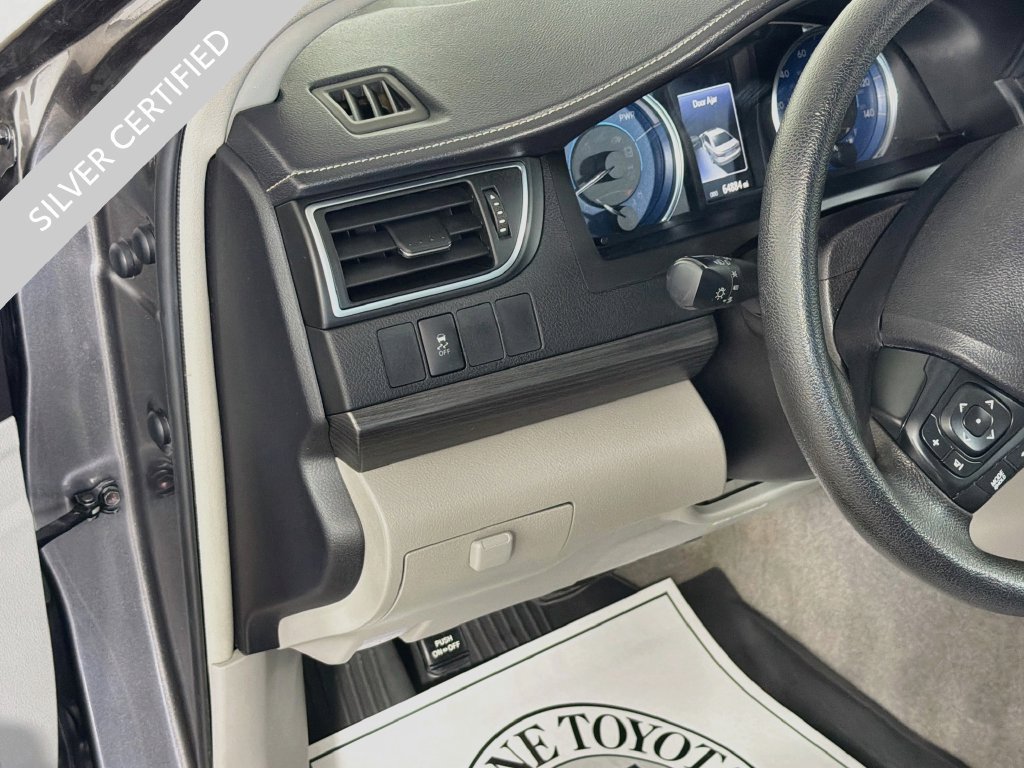 Used 2017 Toyota Camry LE FWD image 11