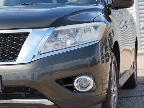 Used 2016 Nissan Pathfinder SV AWD/4WD image 11