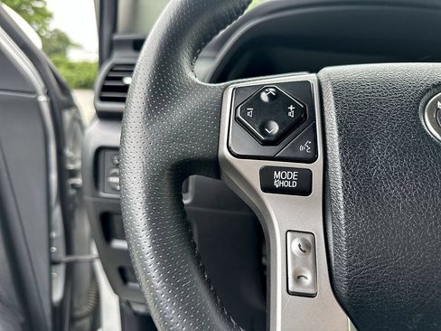 Used 2022 Toyota 4Runner SR5 Premium AWD/4WD image 17