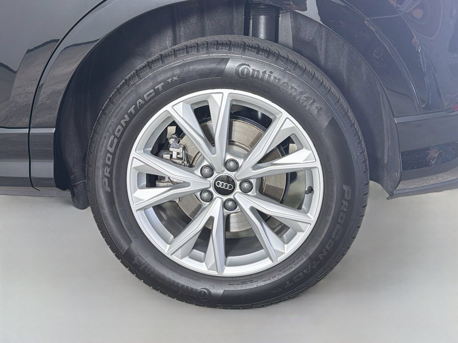 Certified 2025 Audi Q3 2.0T Premium w/ Convenience Package AWD/4WD image 31