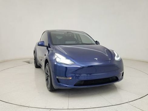 Used 2025 Tesla Model Y Long Range RWD image 2