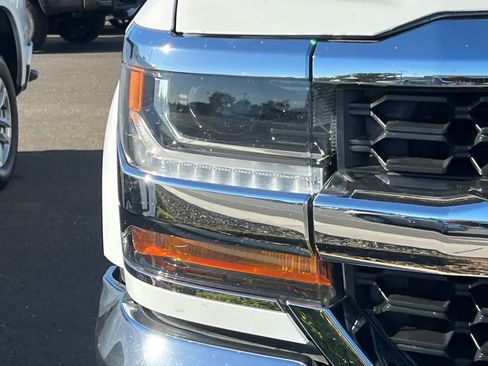 Used 2018 Chevrolet Silverado 1500 LT RWD image 14
