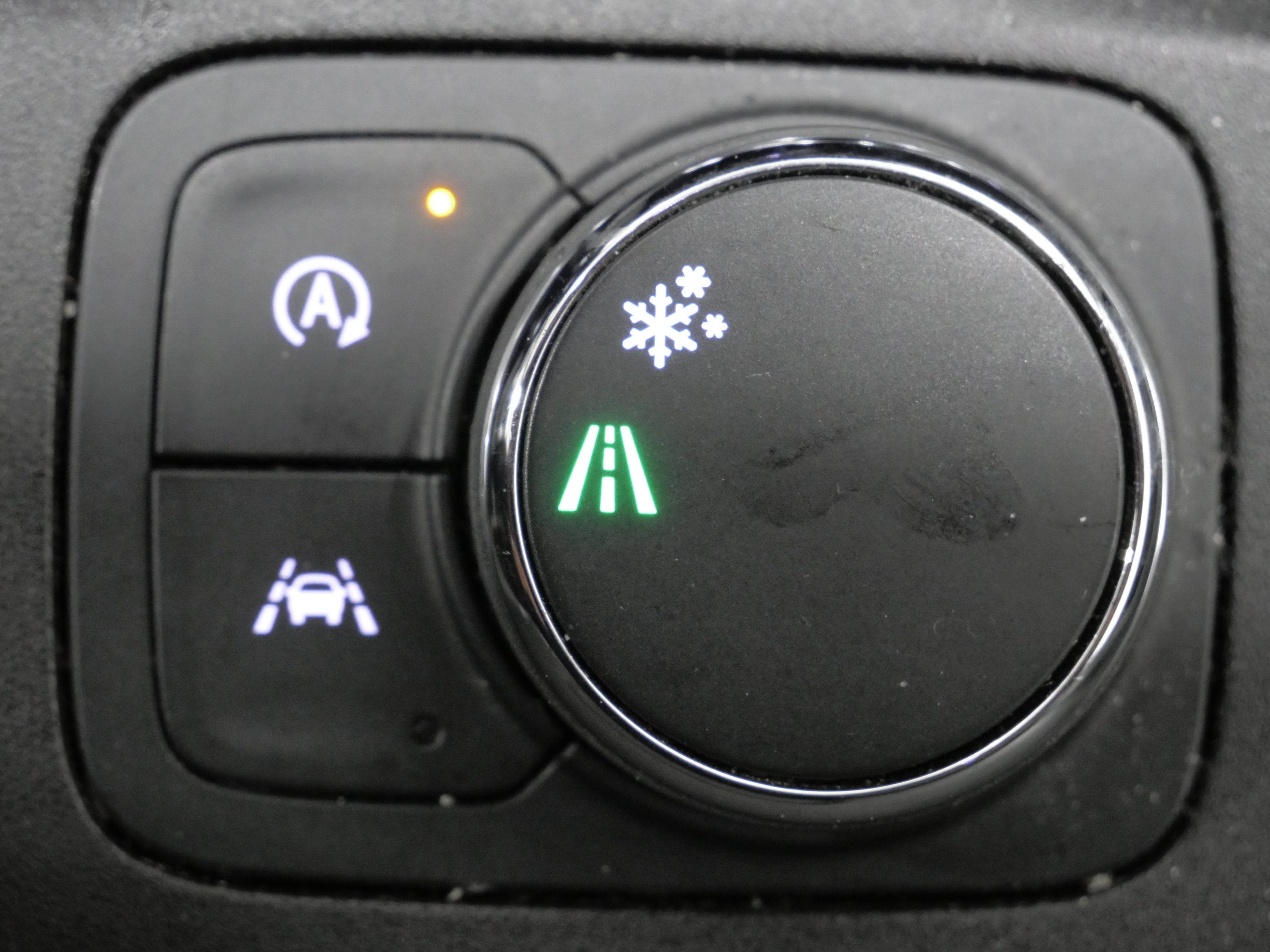 Used 2023 Chevrolet Traverse LT FWD image 21