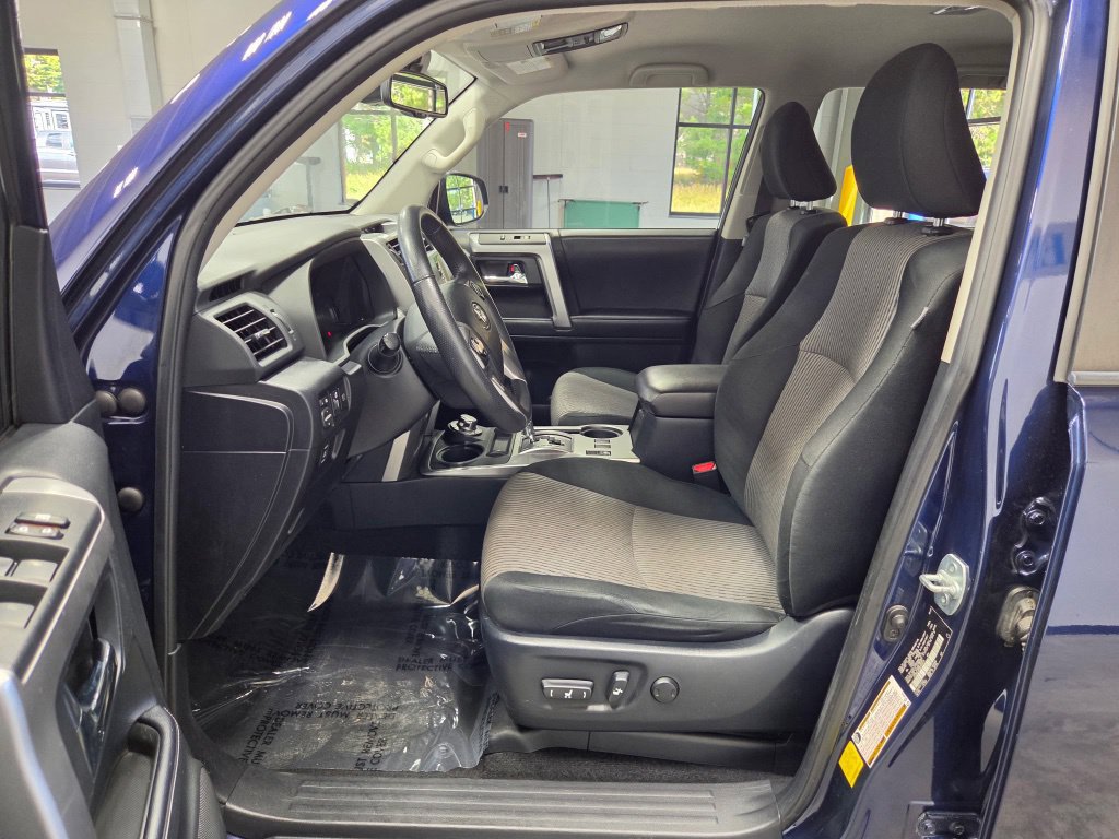 Used 2021 Toyota 4Runner SR5 AWD/4WD image 21