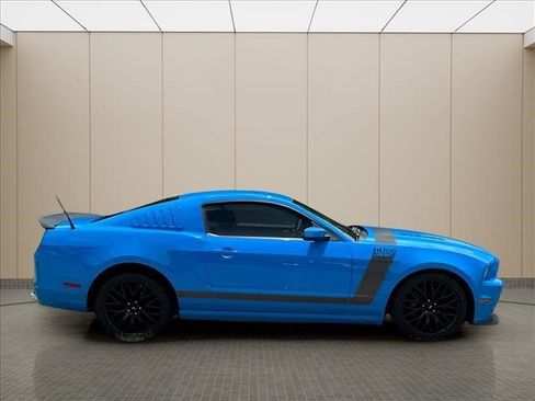 Used 2013 Ford Mustang Boss 302 w/ Boss 302 Accessory Pkg RWD image 13