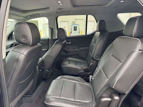 Used 2021 Chevrolet Traverse High Country image 11