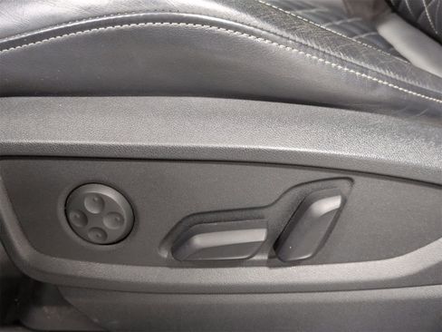 Used 2019 Audi SQ5 Premium Plus w/ Premium Plus Package image 18