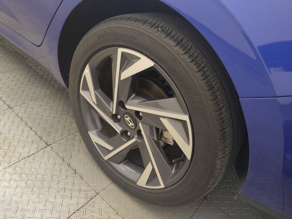 Used 2025 Hyundai Elantra Sport FWD image 31