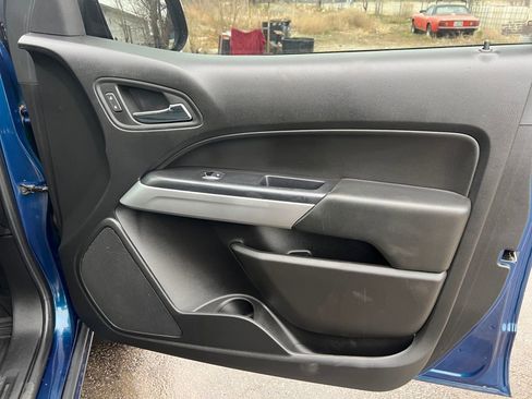 Used 2019 Chevrolet Colorado LT w/ LT Convenience Package image 17